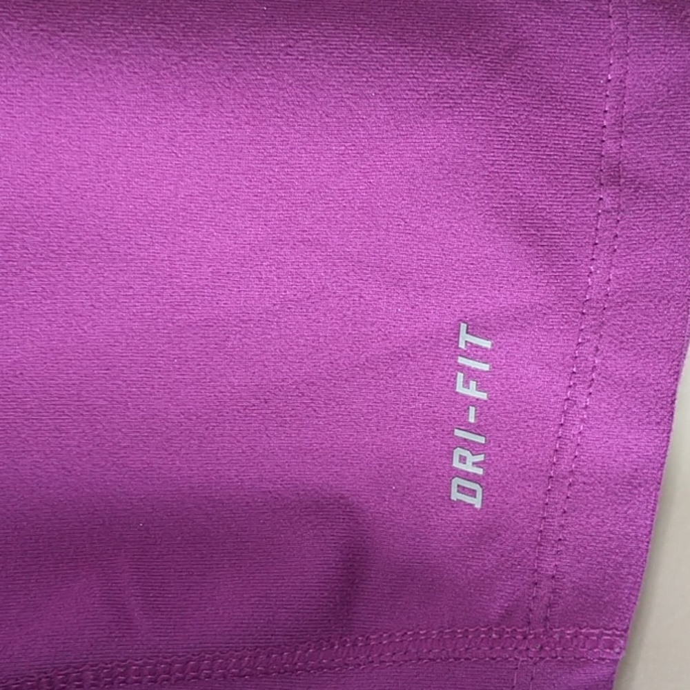 Nike - Picture 4 of 9